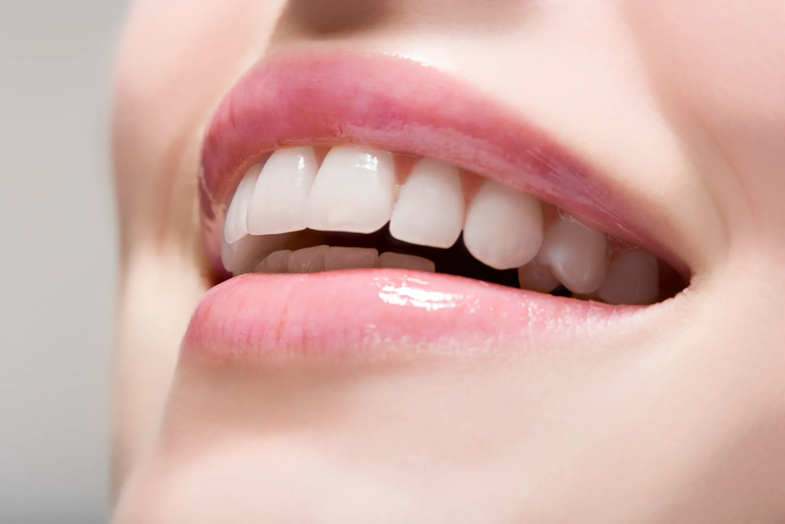 Keep Your Smile Radiant: How Nutrition Supports Teeth Whitening Maintenance Slough