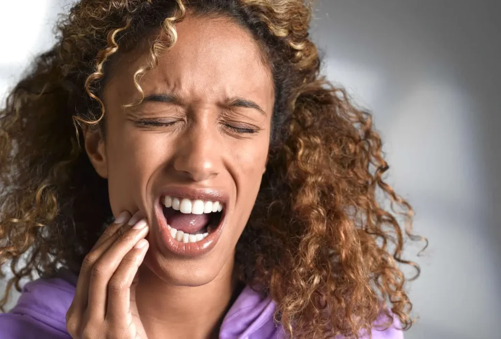 When to See a Dentist for Persistent Tooth Pain and Sensitivity Slough